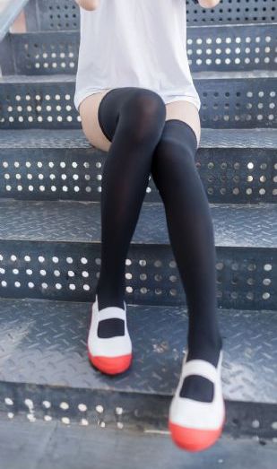 奈奈美出差被讨厌上司侵犯_BD英语在线视频观看